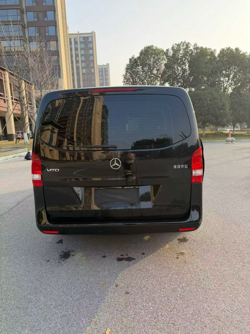 安阳20年奔驰威霆9