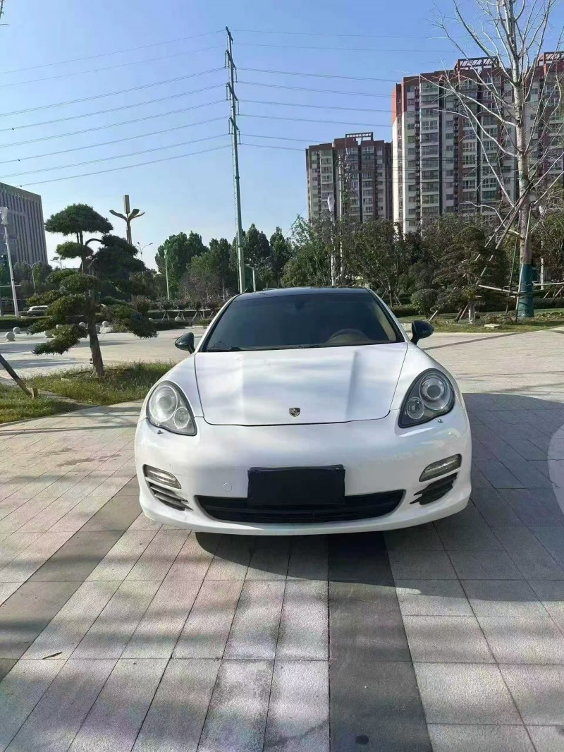 安阳12年保时捷帕拉梅拉1