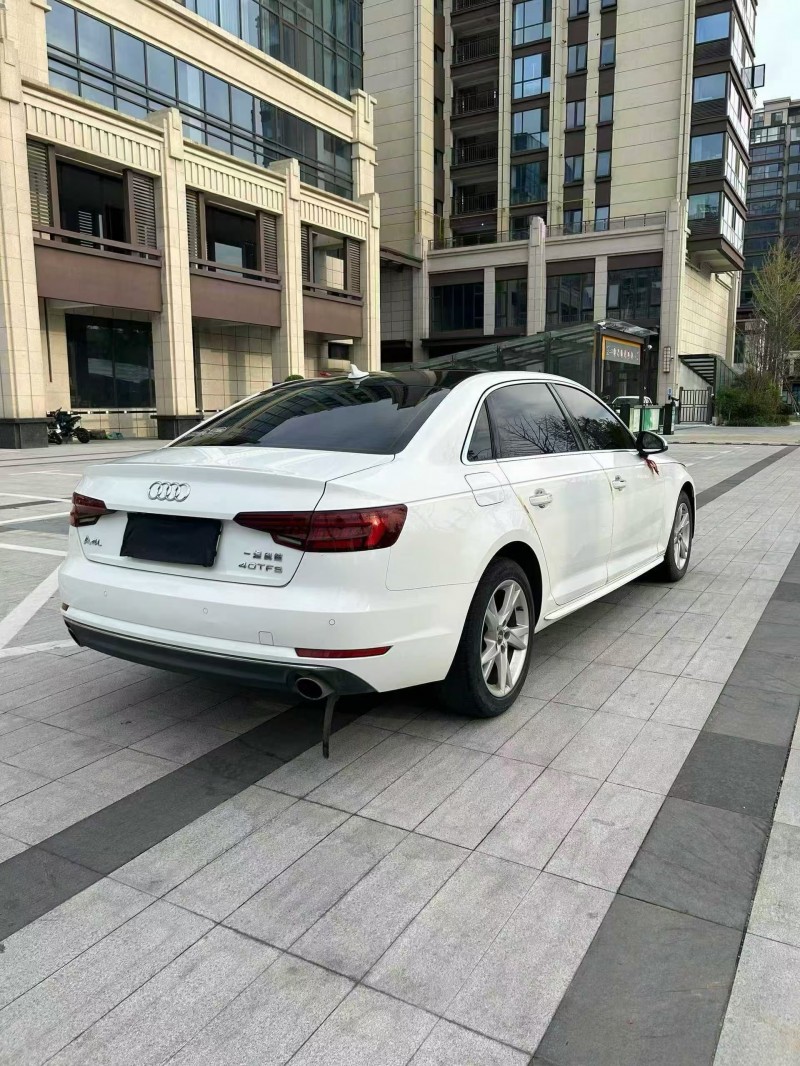 安阳18年奥迪A4L8