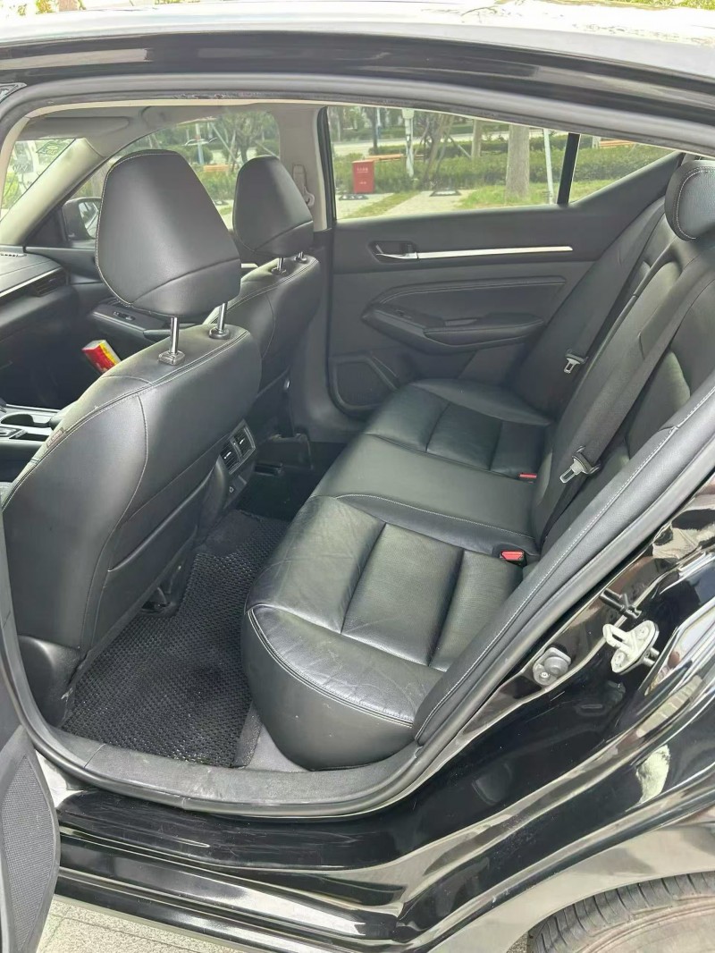 安阳22年日产天籁3