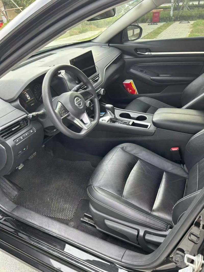 安阳22年日产天籁4