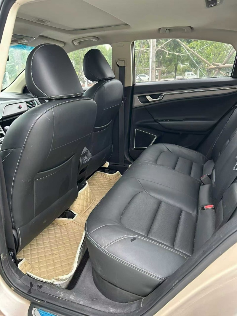 安阳19年吉利帝豪3