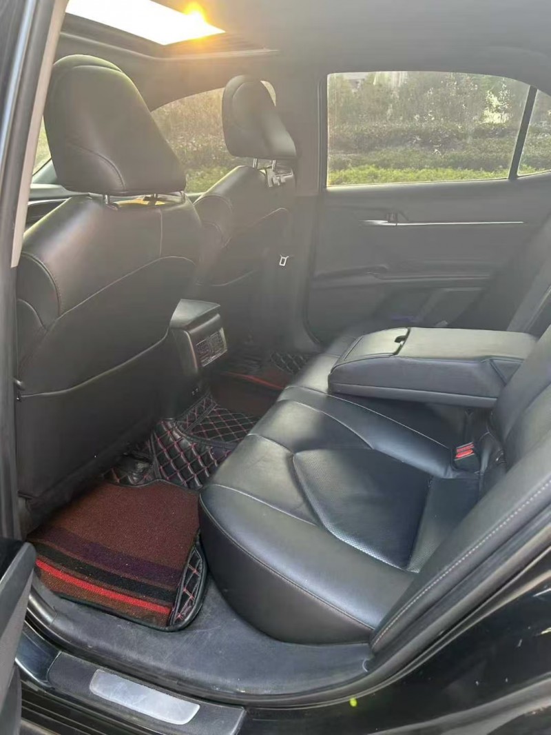 安阳18年丰田凯美瑞5