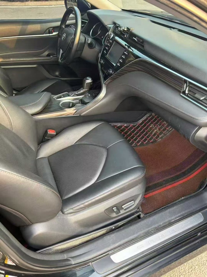 安阳18年丰田凯美瑞6