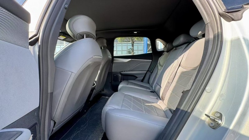 东莞25年长安汽车深蓝6