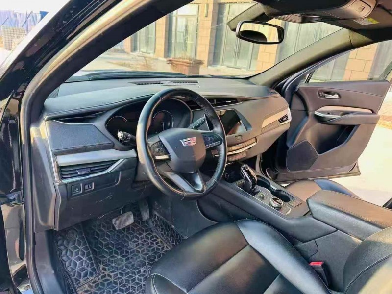 淄博20年凯迪拉克XT44