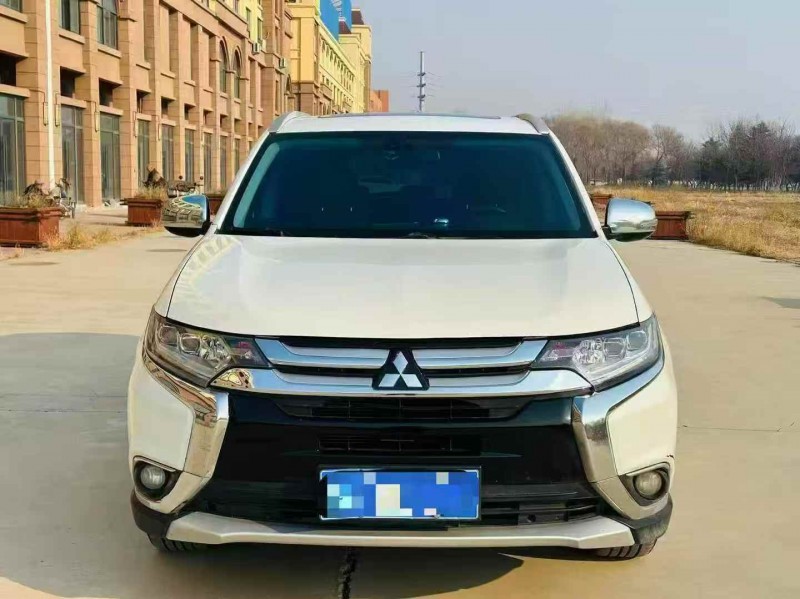 济宁17年三菱欧蓝德1