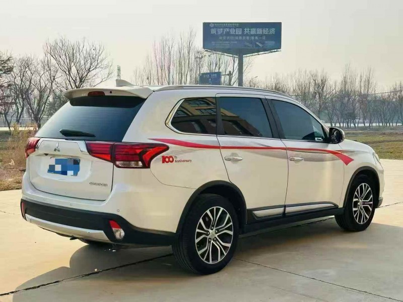 济宁17年三菱欧蓝德7