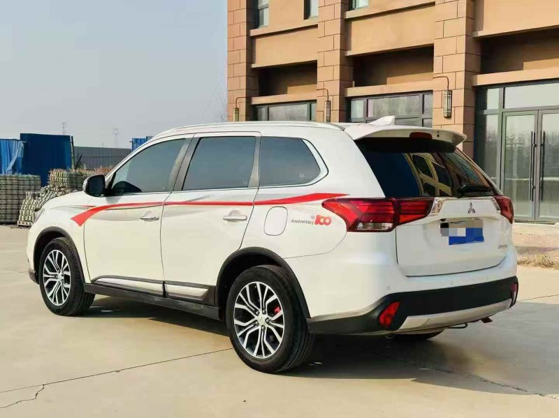 济宁17年三菱欧蓝德8