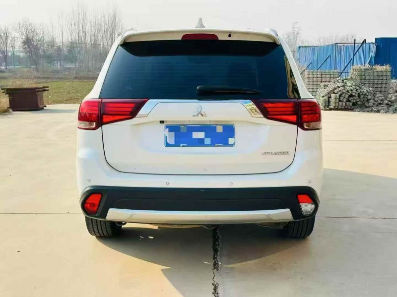 济宁17年三菱欧蓝德9