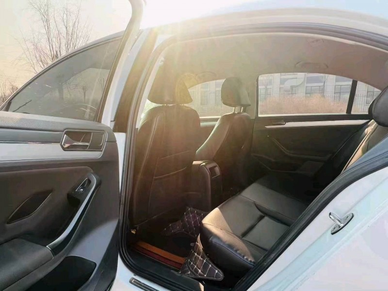 潍坊19年大众速腾7