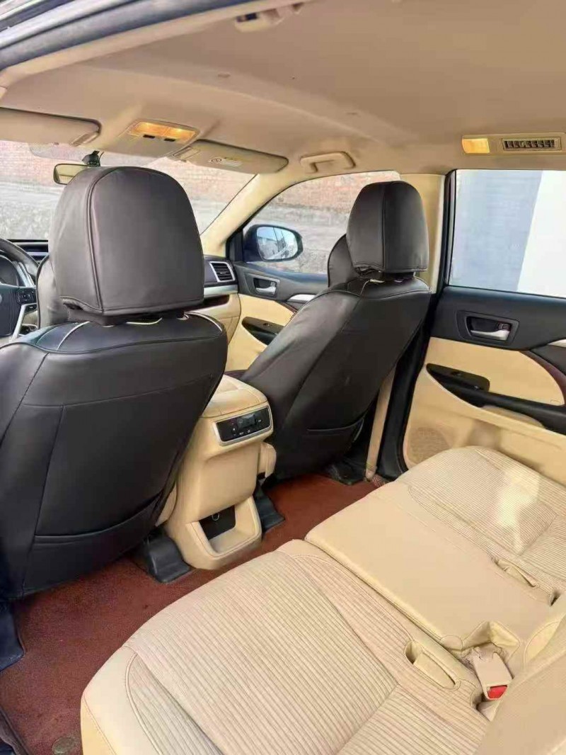 赤峰17年丰田汉兰达5