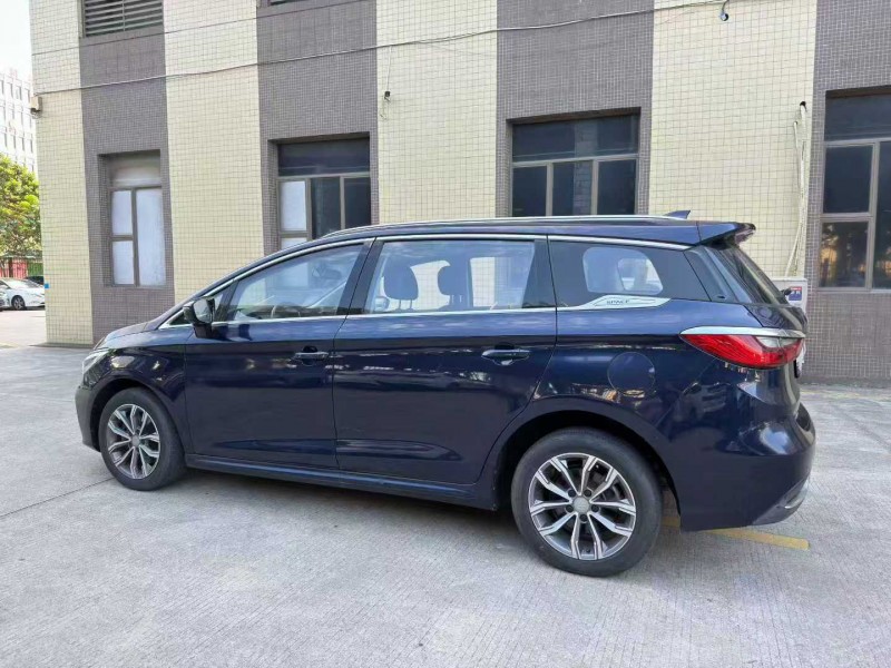 东莞20年比亚迪宋MAX8