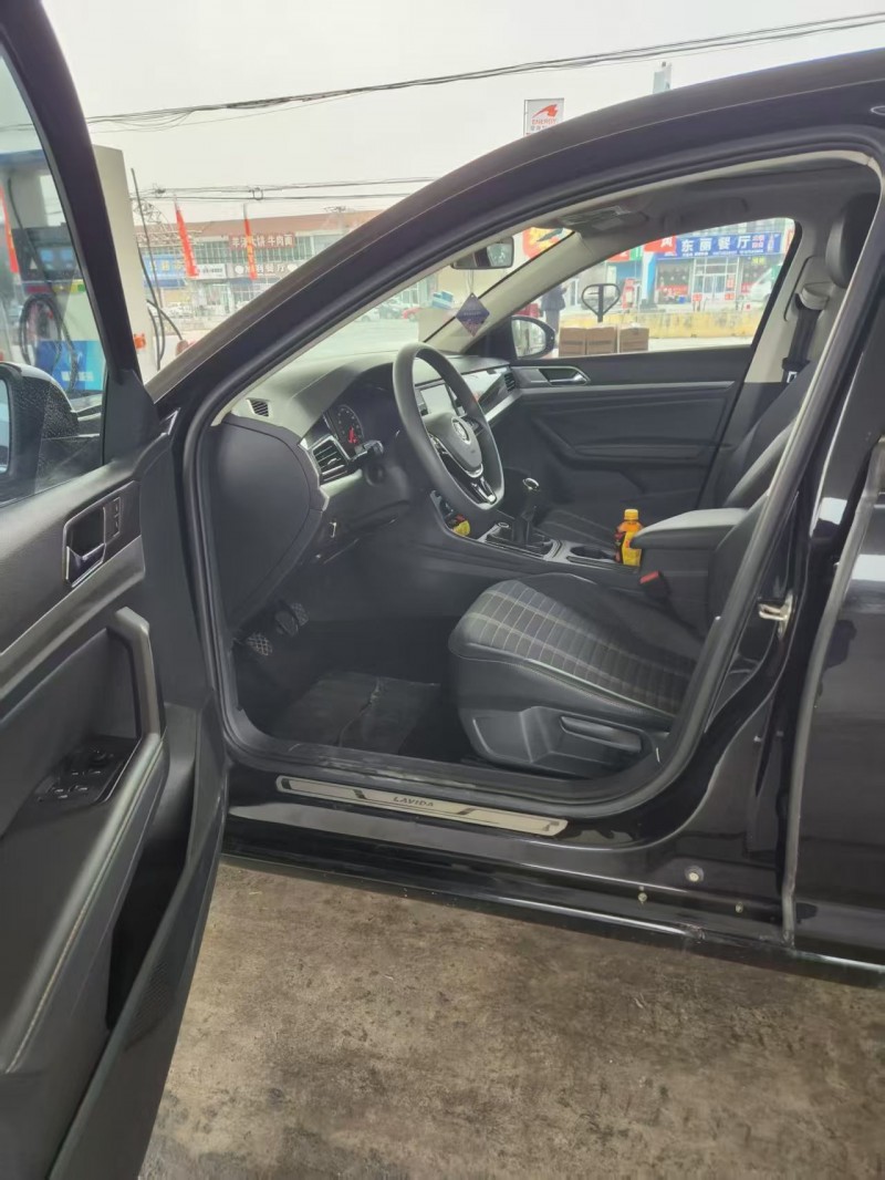 保定19年大众朗逸4