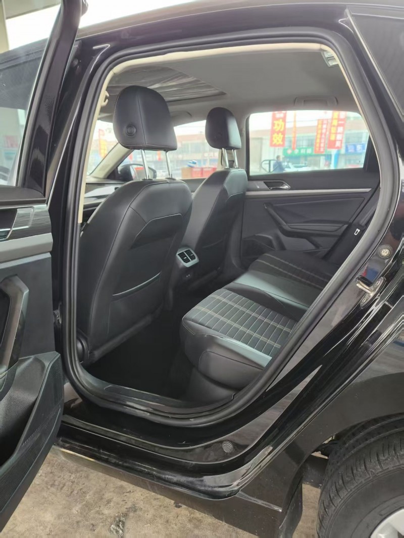 保定19年大众朗逸5