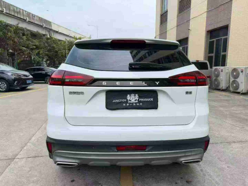 东莞22年吉利博越9