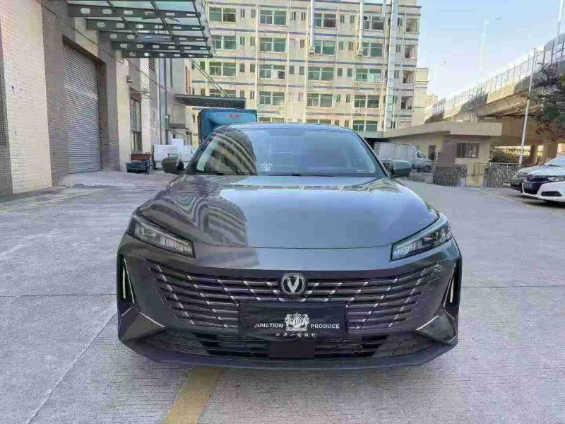 东莞25年长安汽车逸动1