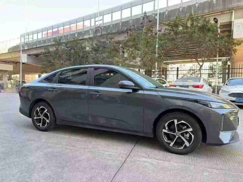 东莞25年长安汽车逸动3