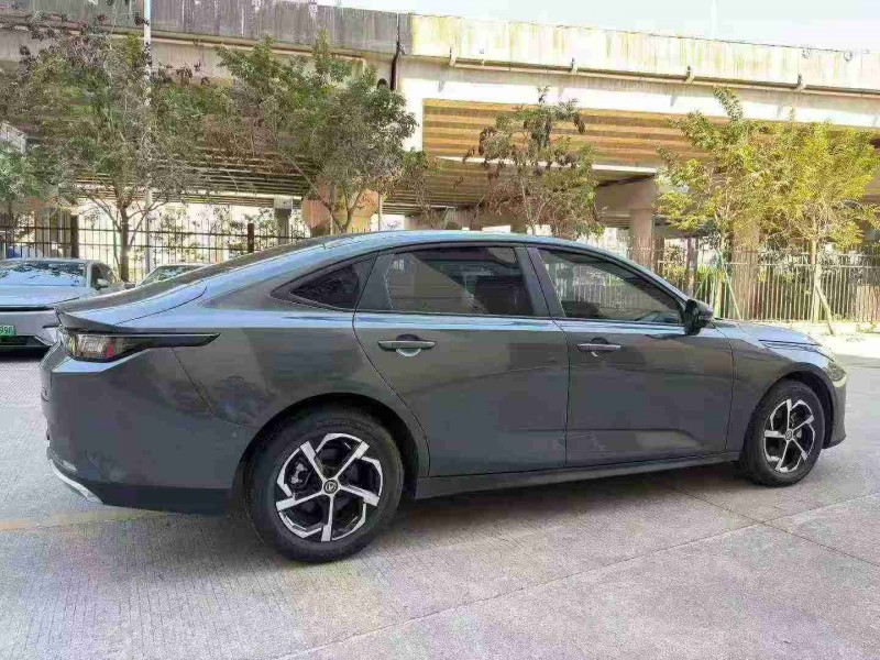 东莞25年长安汽车逸动7