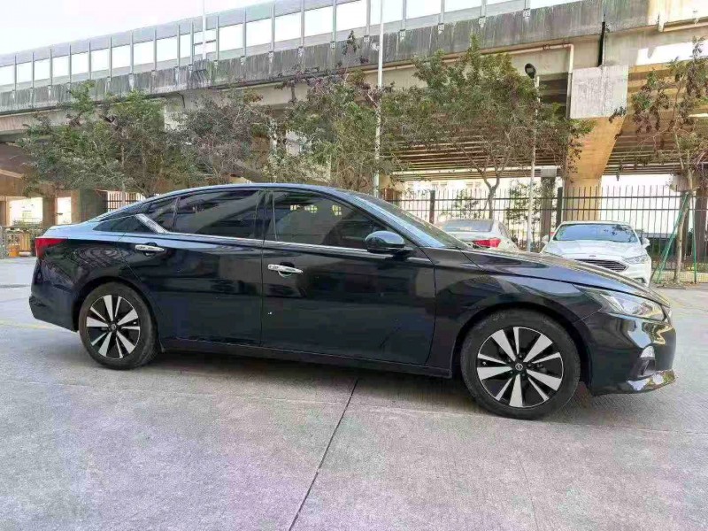 东莞22年日产天籁3