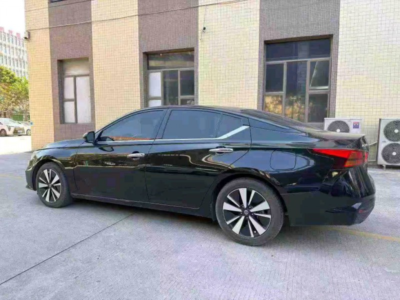 东莞22年日产天籁8
