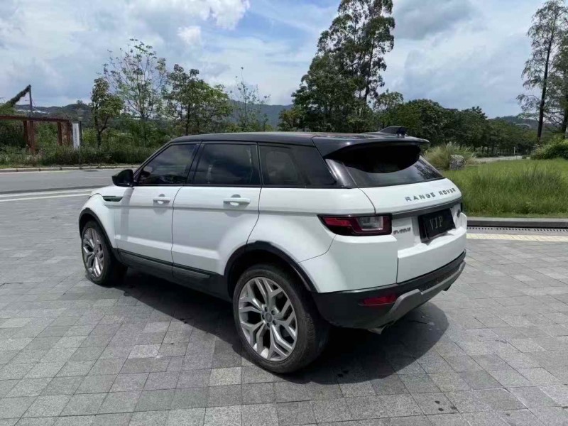 广州18年路虎极光8