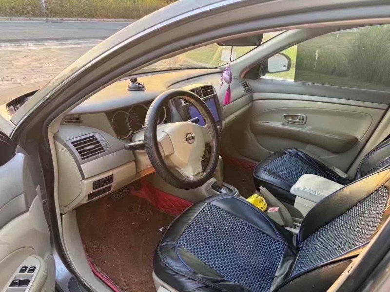 广州16年日产轩逸3