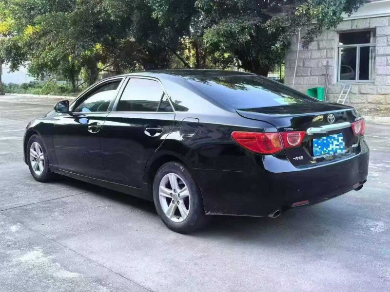 漳州12年丰田锐志8