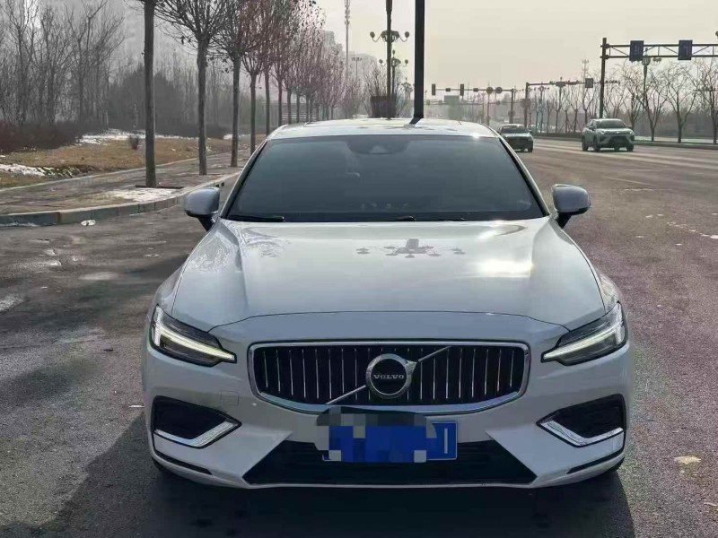 晋中20年沃尔沃S60L1