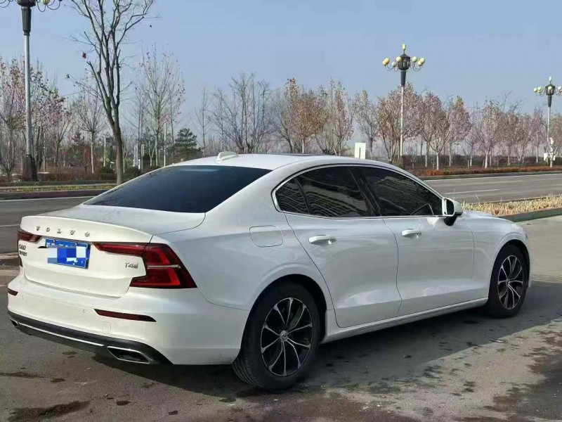 晋中20年沃尔沃S60L8