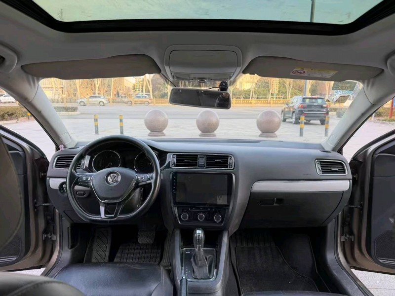 枣庄17年大众速腾7