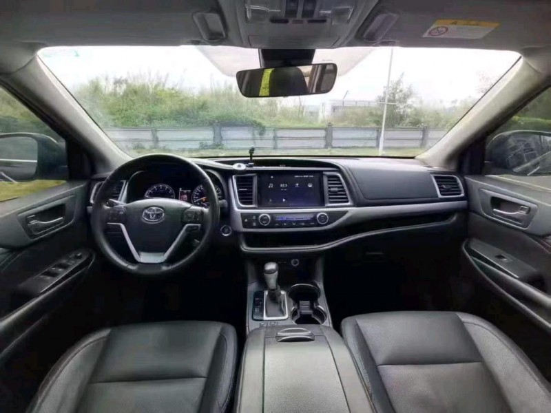 广州21年丰田汉兰达8