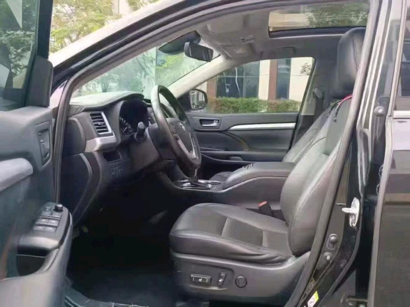 广州21年丰田汉兰达9