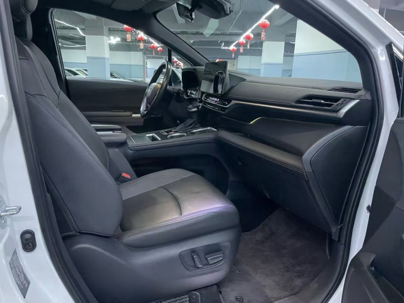 深圳23年丰田塞纳7