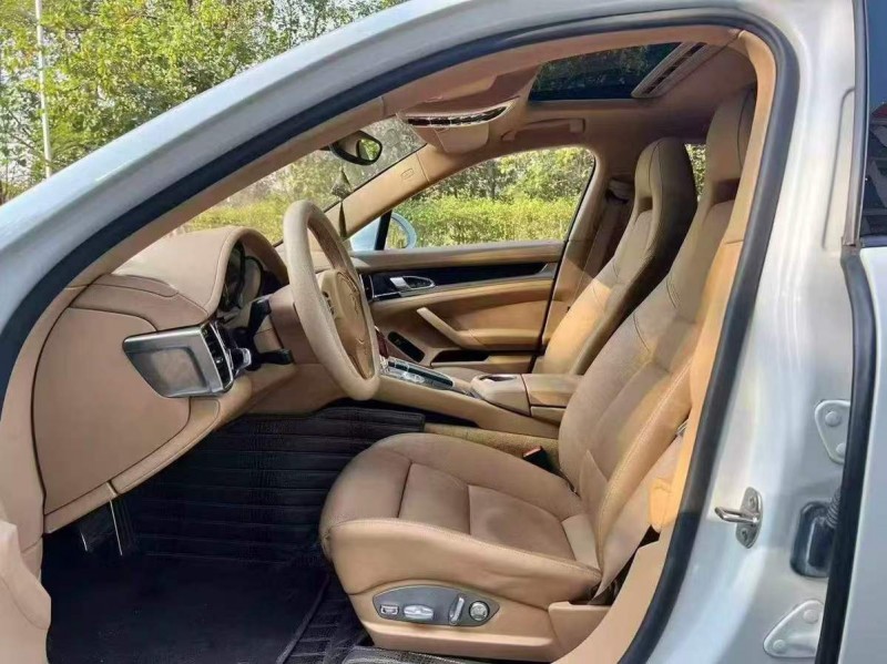 湛江13年保时捷帕拉梅拉6