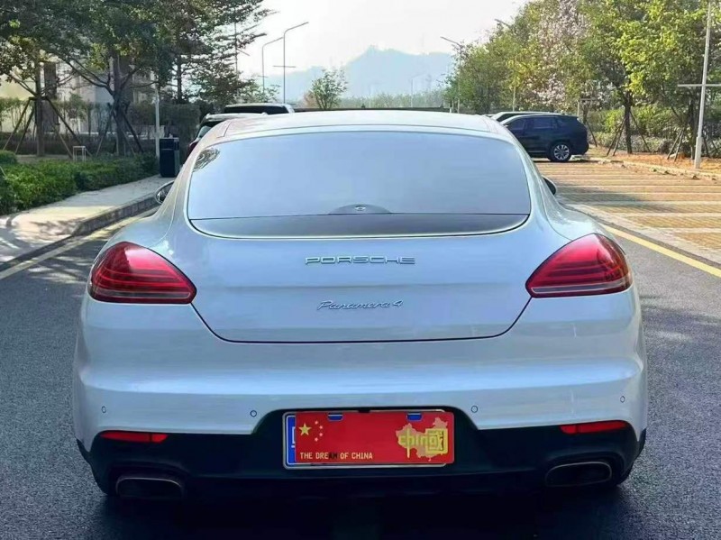 湛江13年保时捷帕拉梅拉9