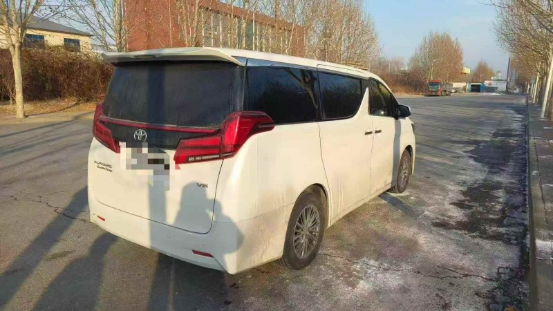 枣庄17年丰田埃尔法8