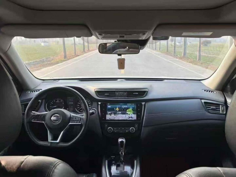 苏州19年日产奇骏4