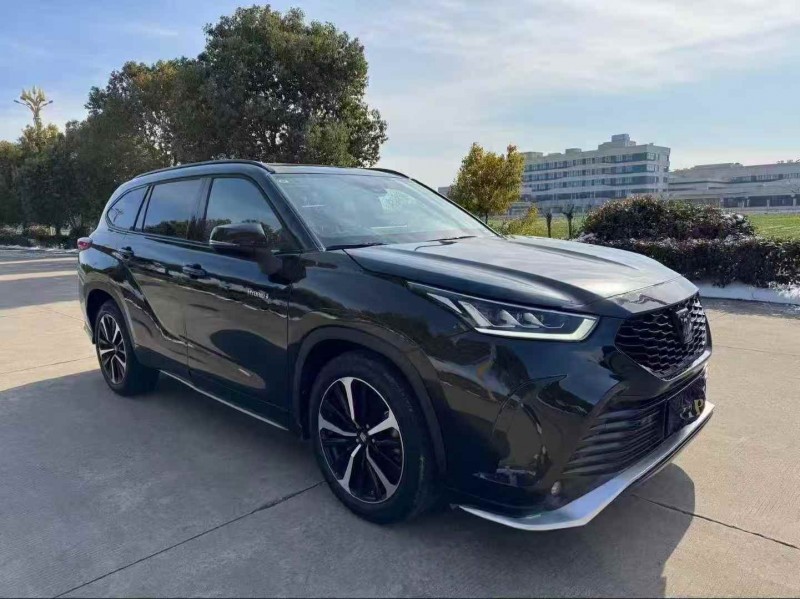 徐州23年丰田塞纳3