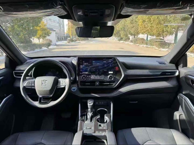 徐州23年丰田塞纳5