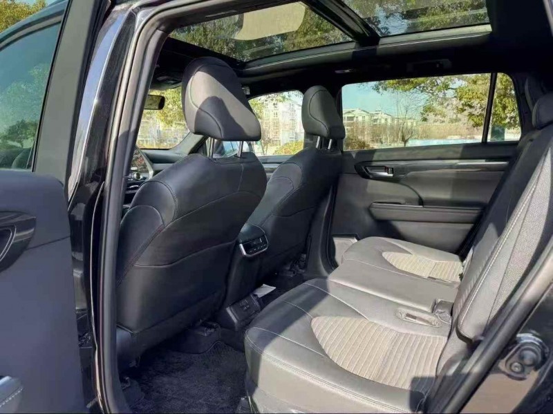 徐州23年丰田塞纳6