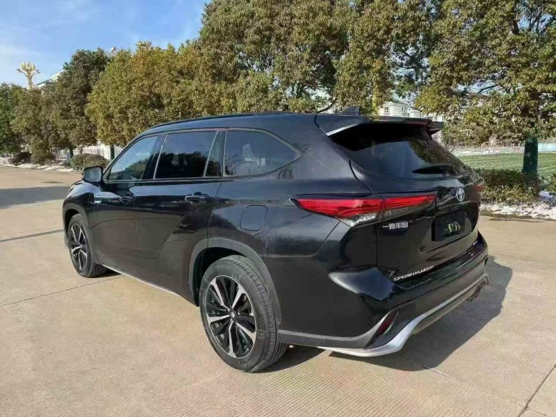 徐州23年丰田塞纳9