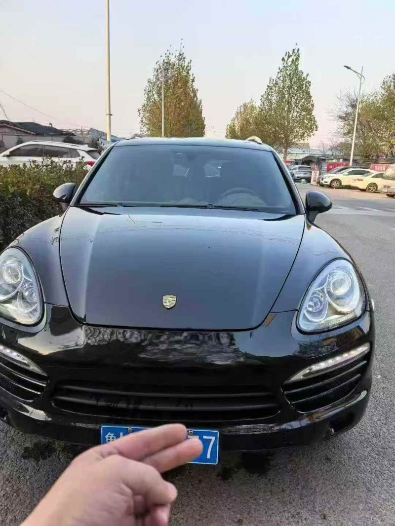 东营13年保时捷卡宴1