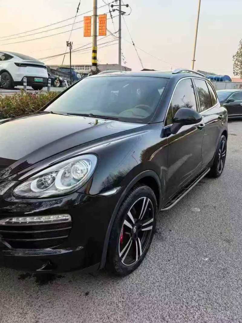 东营13年保时捷卡宴3