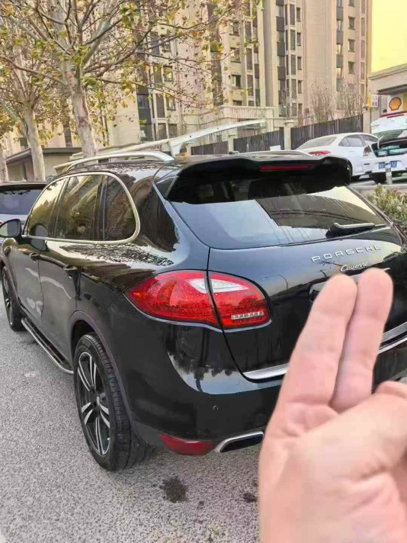 东营13年保时捷卡宴7