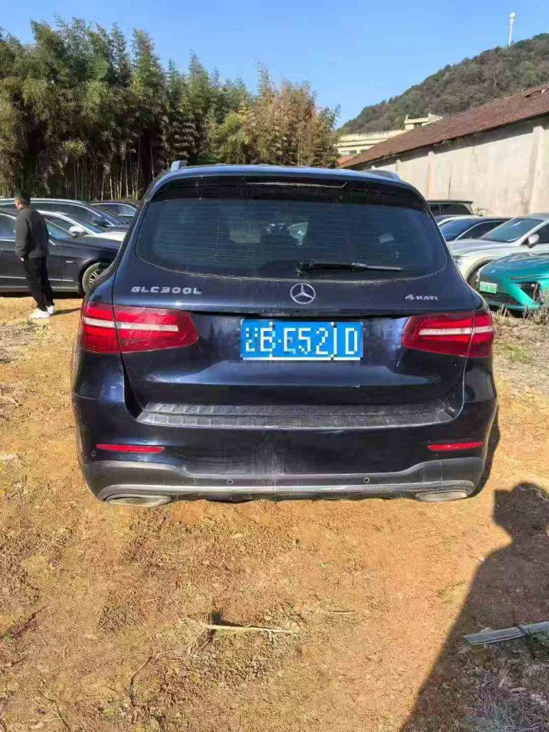 铜陵17年奔驰GLC3