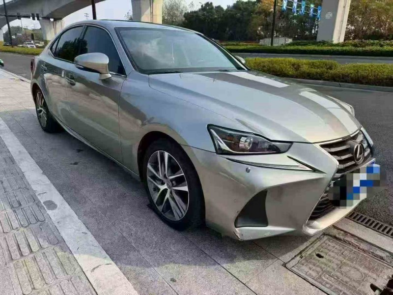 金华18年雷克萨斯IS3