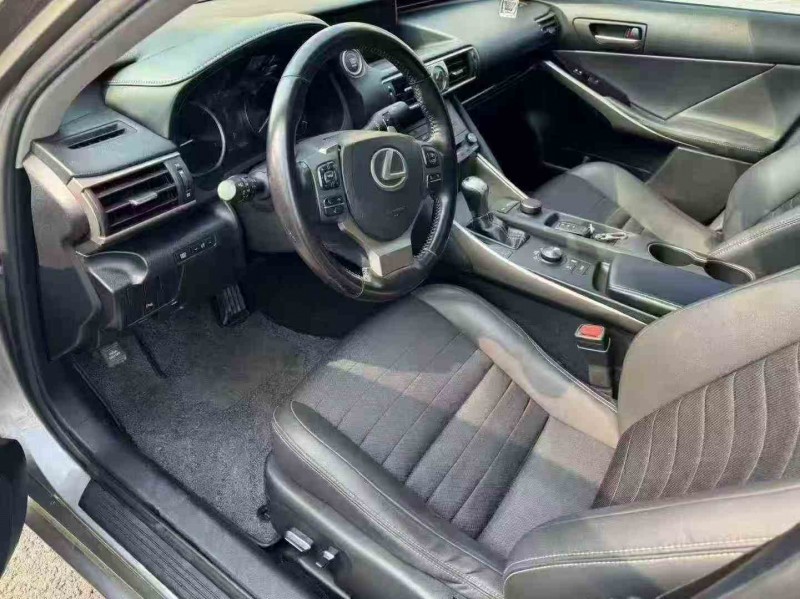 金华18年雷克萨斯IS4