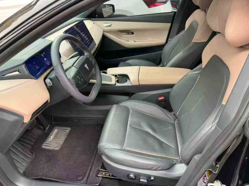 张家界23年长安汽车深蓝6