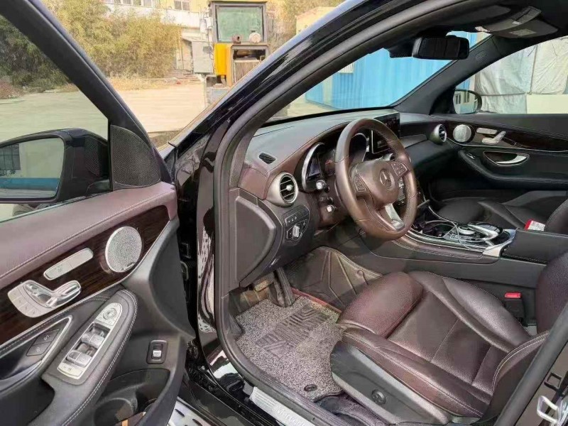 东营19年奔驰GLC4